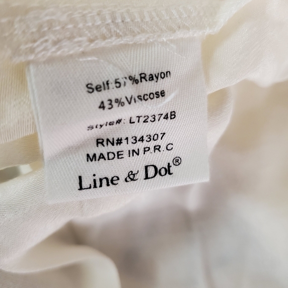 Line & dot hayleee ruffle trim wrap top - Picture 3 of 6